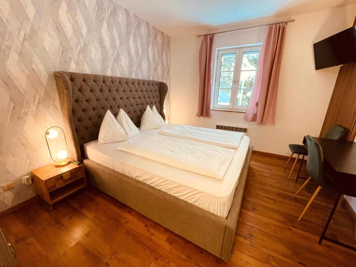 Gaestehaus Am Stadtpark Vöcklabruck Eksteriør bilde
