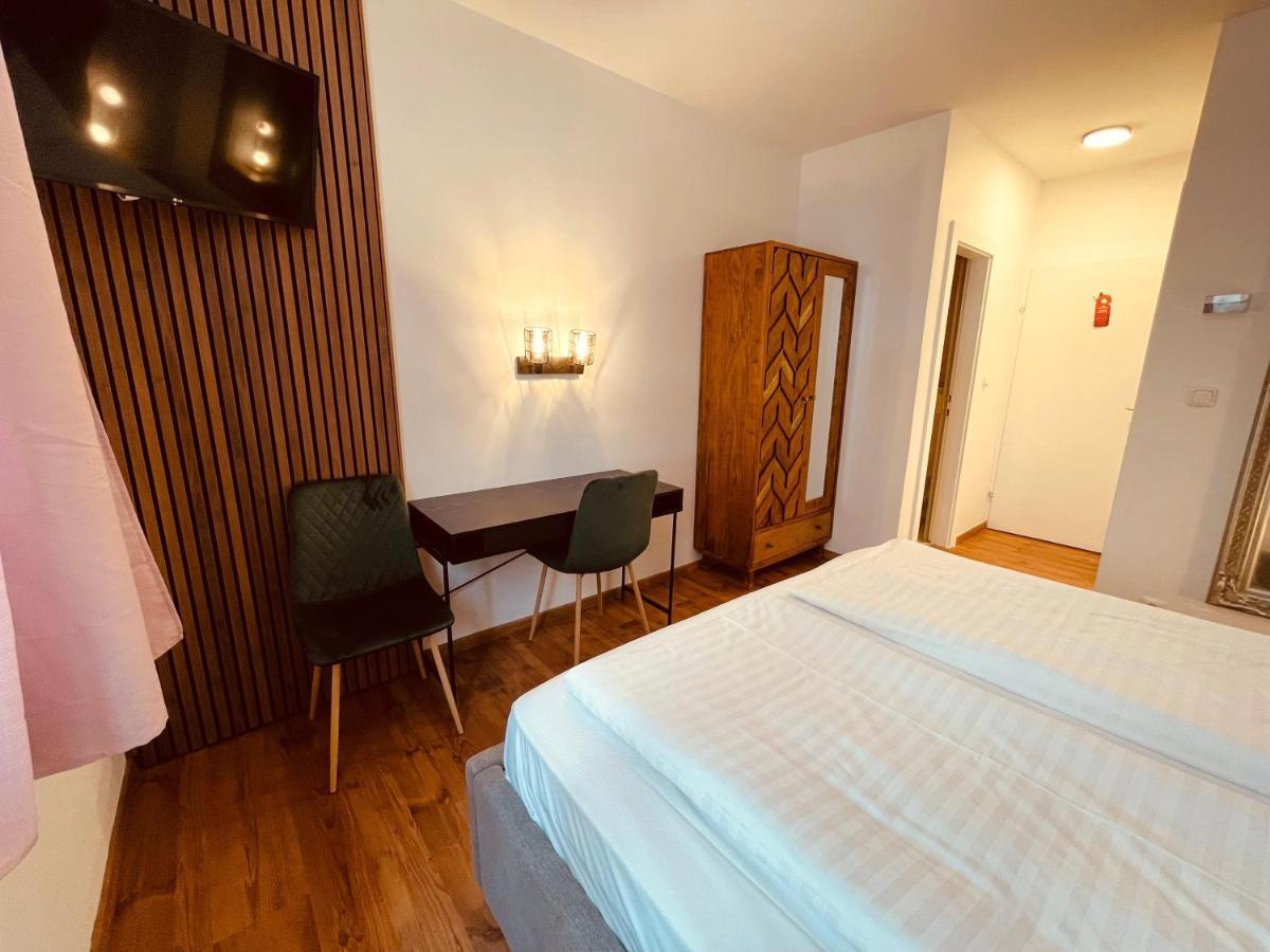 Gaestehaus Am Stadtpark Vöcklabruck Eksteriør bilde